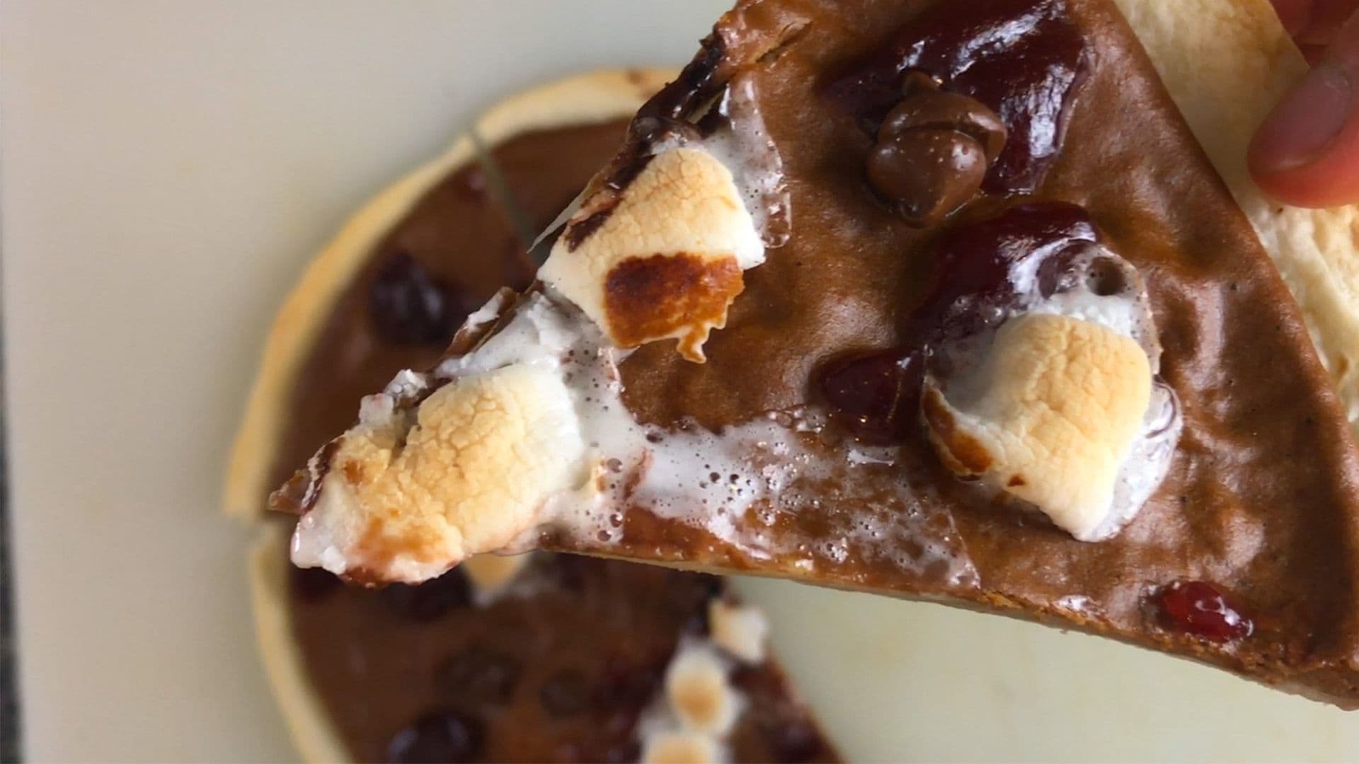 Protein S’mores Dessert Pizza | Easy HEALTHY Dessert Pizza