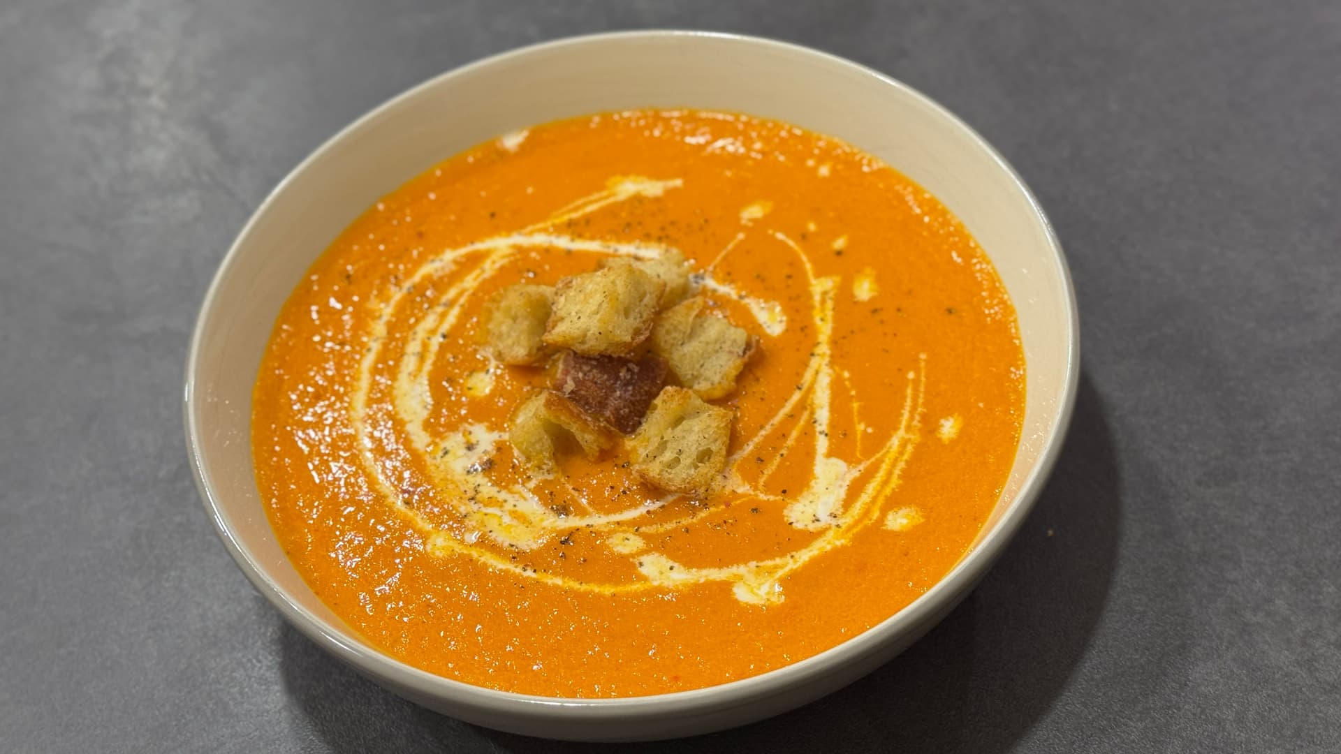 Super Simple Creamy Roasted Tomato Soup Recipe
