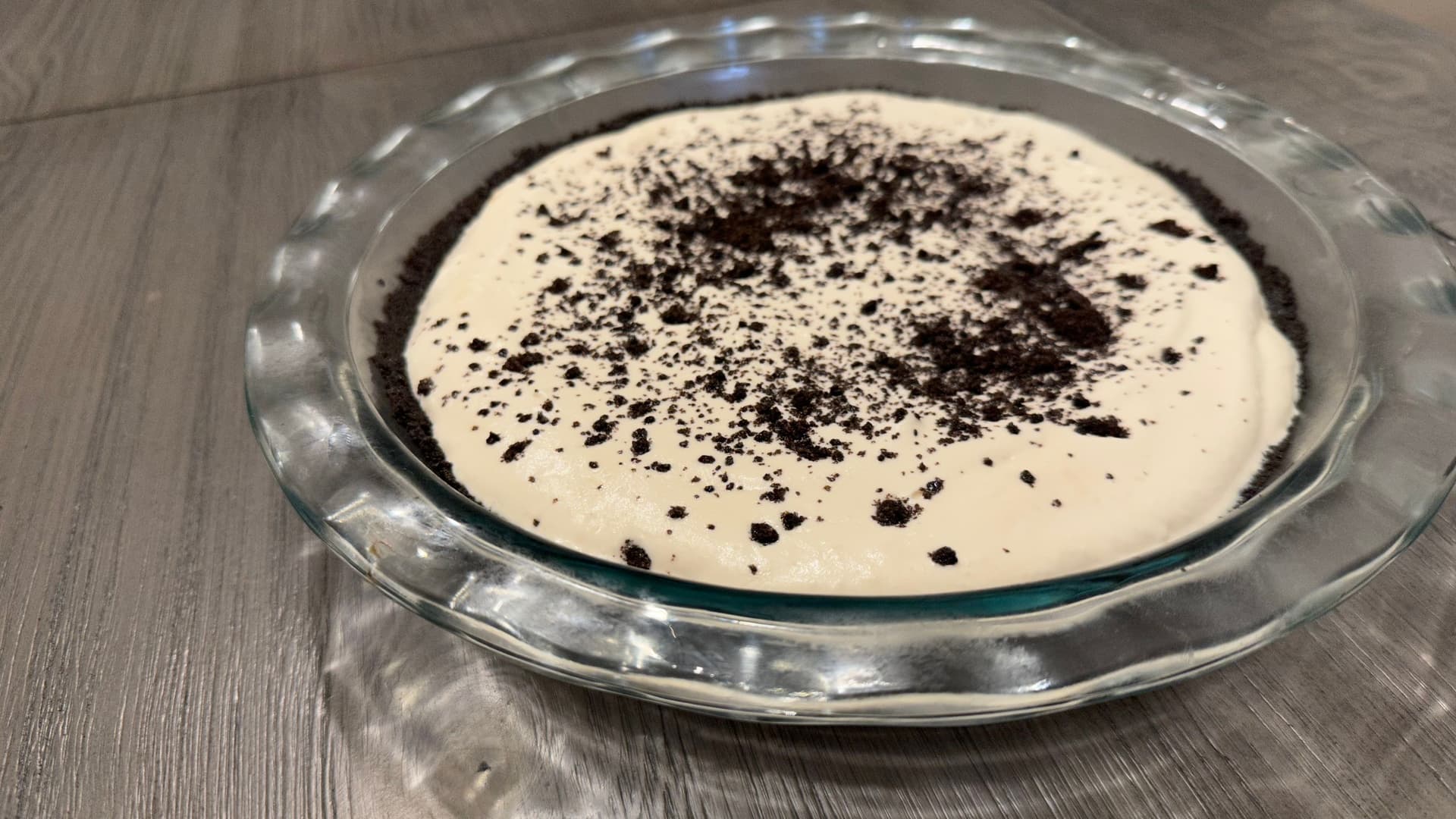 Dive into Oreo Goodness with this Easy No Bake Oreo Mud Pie!