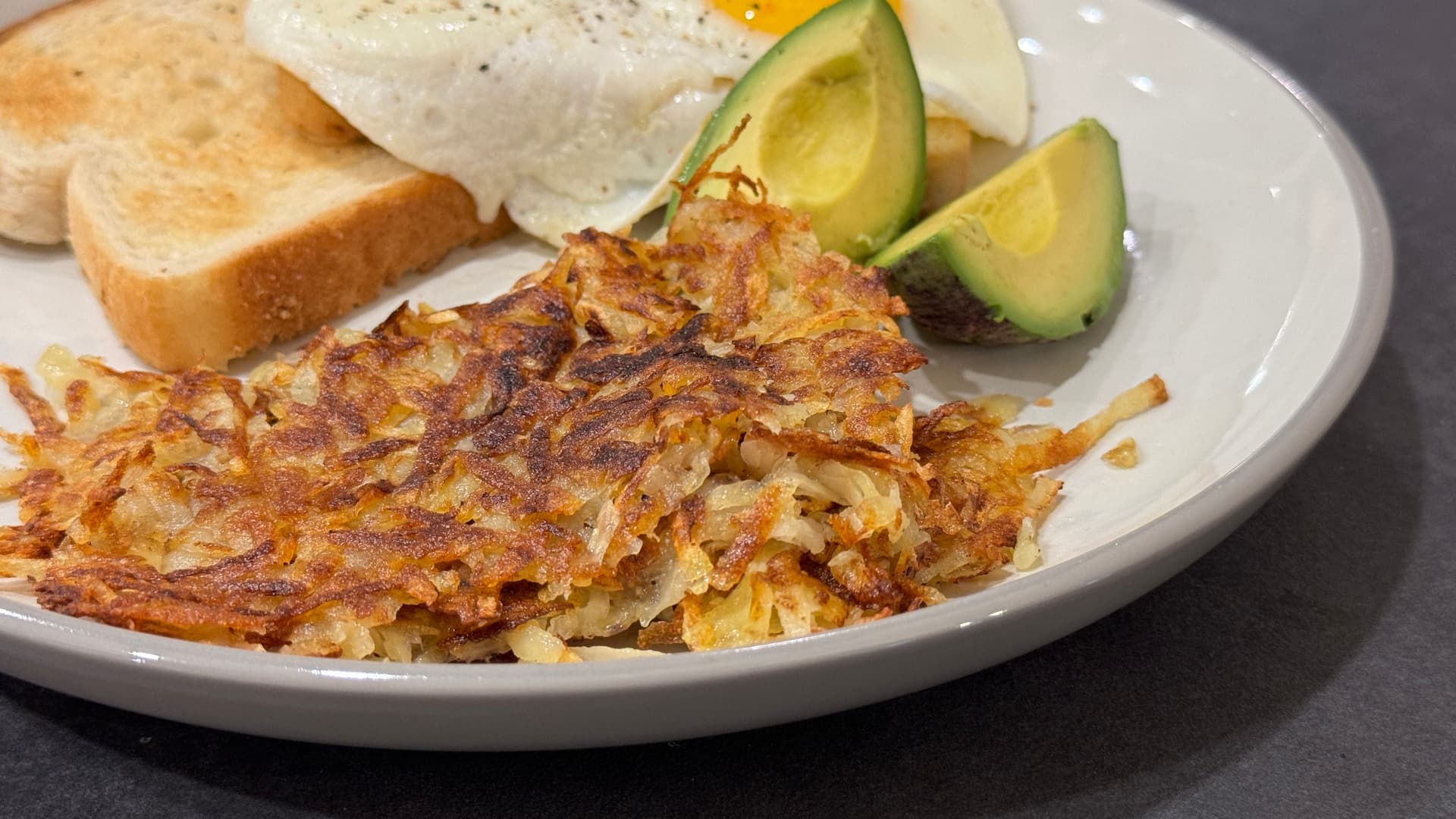 Elevate Your Breakfast with Crispy Diner Style Hash Browns