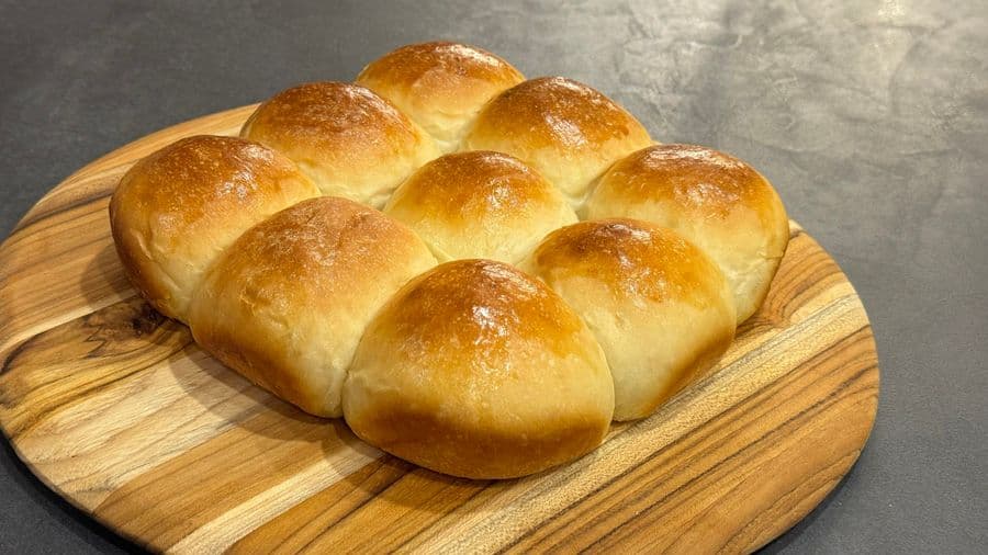 Elevate Your Holiday Dinner with This Dinner Rolls Recipe