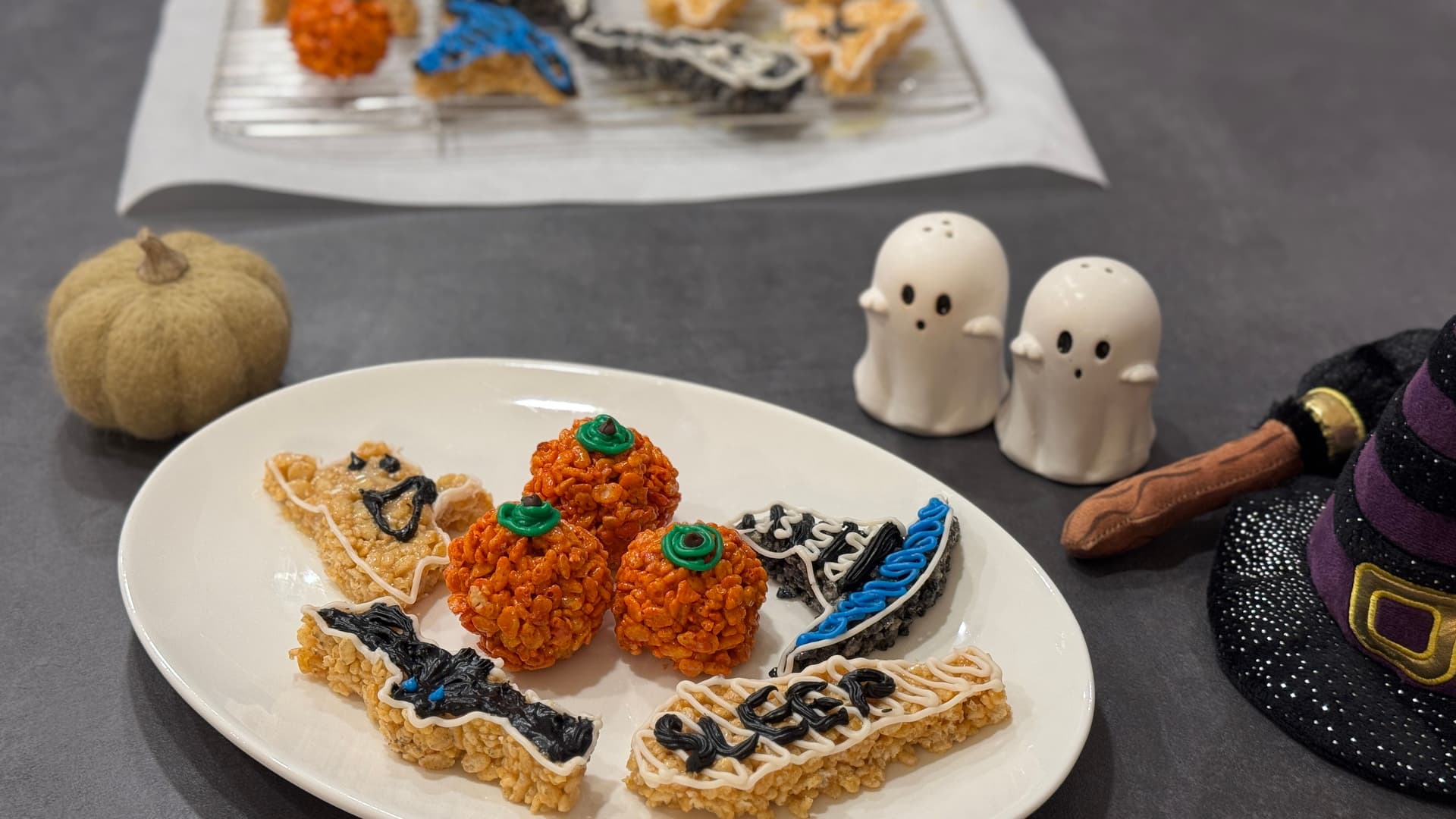 Halloween Pumpkin Rice Krispies Treats 5 Ways