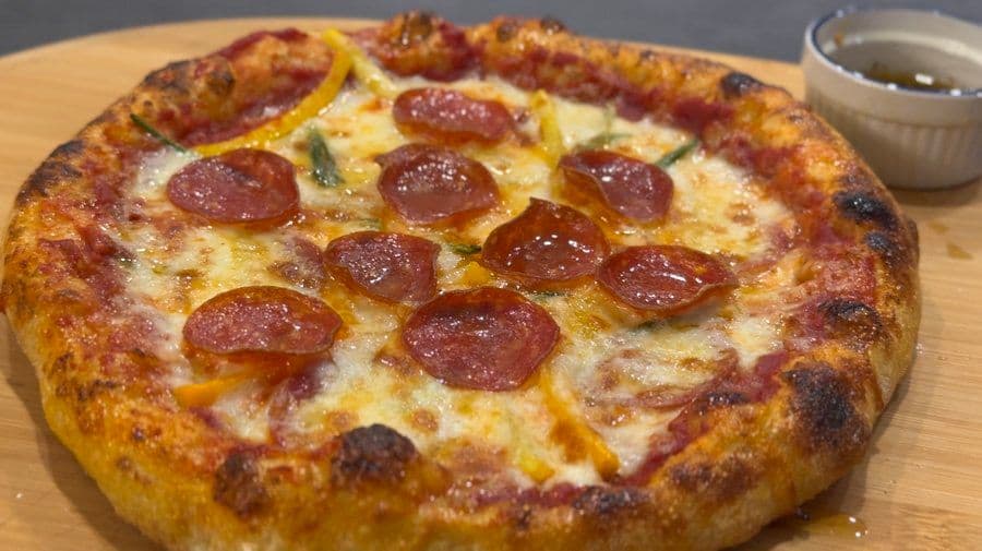 Cheesy 5 Pepper-oni Napoletana Pizza - Pepper Month Special