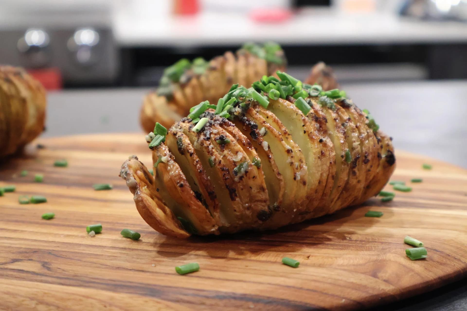How to Make Air Fryer Hasselback Potatoes