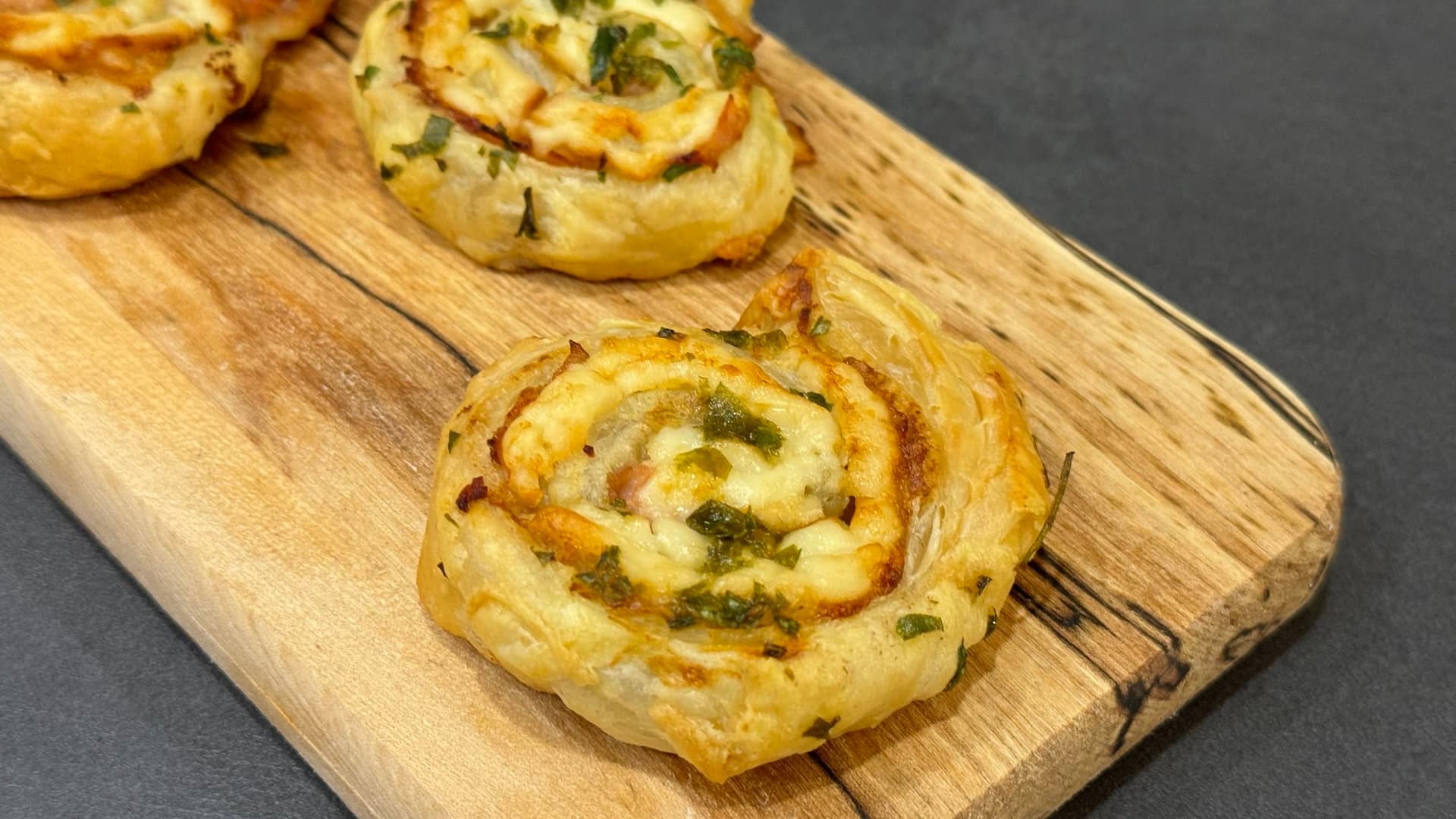 Delicious Ham and Cheese Pinwheels for Any Occasion
